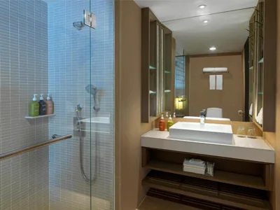 Habitación Standard con 2 camas dobles — Holiday Inn Resort Phuket, an IHG Hotel